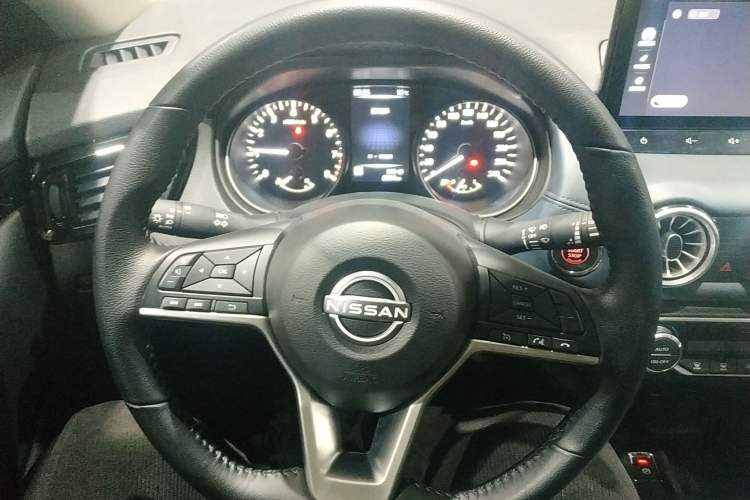 Used Nissan X-Trail 2025 Honor 2.0L Two-Wheel Drive Leading Edition Steering Wheel