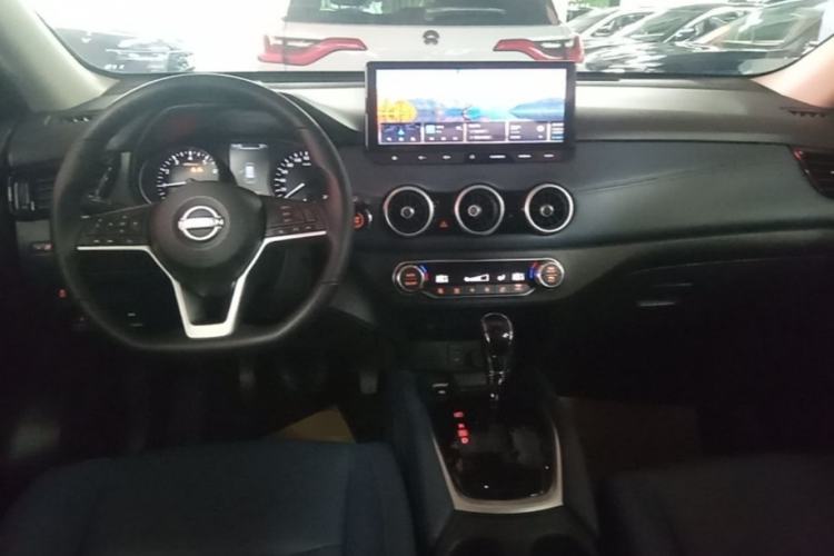 Used Nissan X-Trail 2025 Honor 2.0L Two-Wheel Drive Leading Edition Center Console
