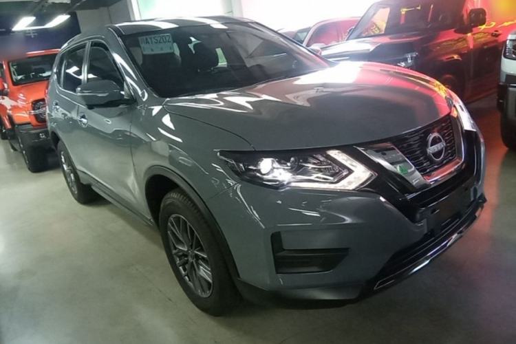 Used Nissan X-Trail 2025 Honor 2.0L Two-Wheel Drive Leading Edition Front Right 45 Deg