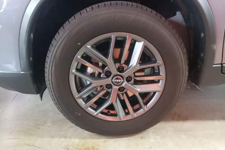 Used Nissan X-Trail 2025 Honor 2.0L Two-Wheel Drive Leading Edition Left Front Wheel Hub