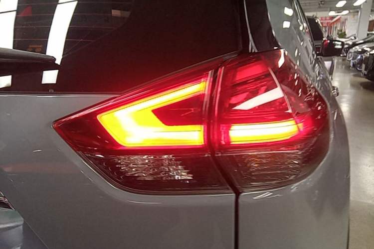 Used Nissan X-Trail 2025 Honor 2.0L Two-Wheel Drive Leading Edition Right Rear Taillight