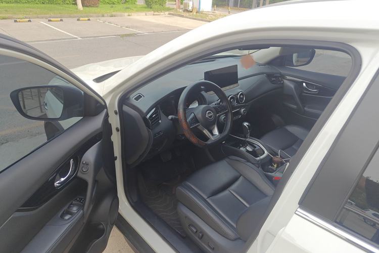 Used Nissan X-Trail 2025 Honor 2.0L Two-Wheel Drive Leading Edition Driver Seat