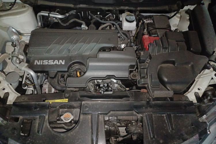 Used Nissan X-Trail 2025 Honor 2.0L Two-Wheel Drive Genuine Edition Engine Bay