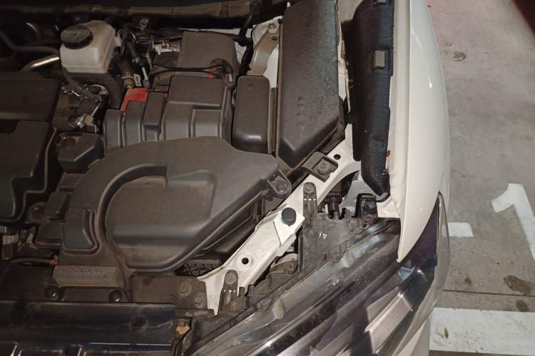 Used Nissan X-Trail 2025 Honor 2.0L Two-Wheel Drive Genuine Edition Engine Bay Left