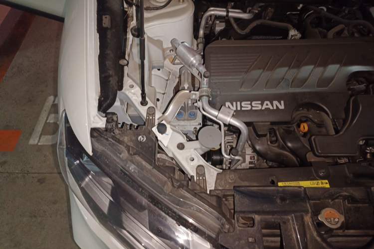 Used Nissan X-Trail 2025 Honor 2.0L Two-Wheel Drive Genuine Edition Engine Bay Right