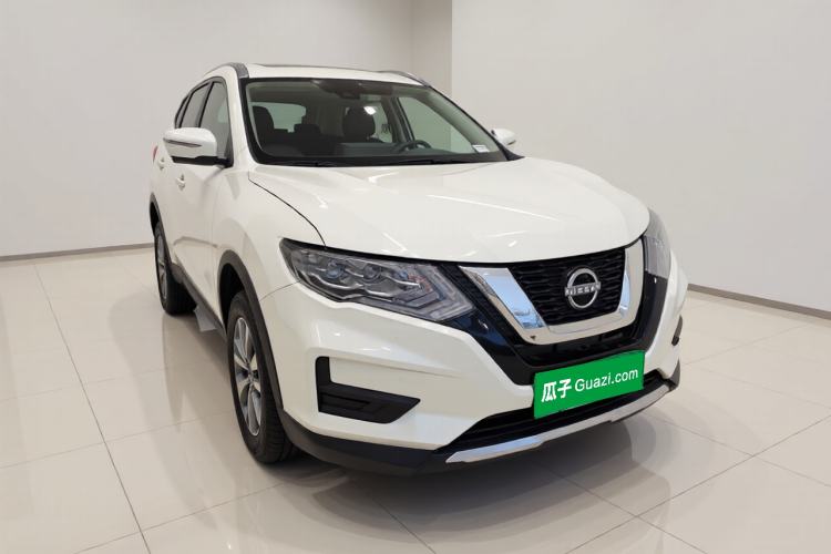 Used Nissan X-Trail 2025 Honor 2.0L Two-Wheel Drive Leading Edition Front Right 45 Deg