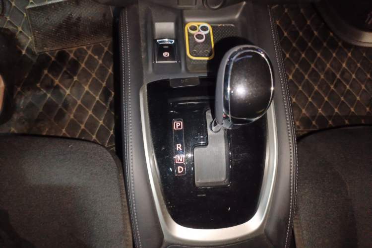 Used Nissan X-Trail 2025 Honor 2.0L Two-Wheel Drive Genuine Edition Gear Lever