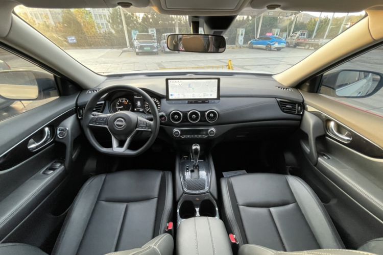Used Nissan X-Trail 2025 Honor 2.0L Two-Wheel Drive Genuine Edition Interior 2