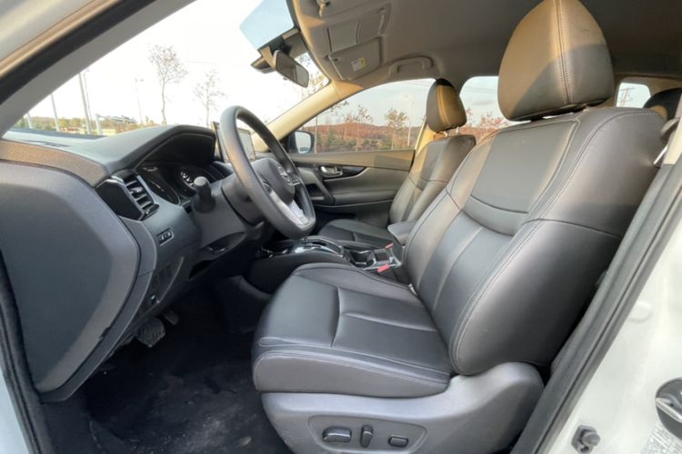 Used Nissan X-Trail 2025 Honor 2.0L Two-Wheel Drive Genuine Edition Interior 3
