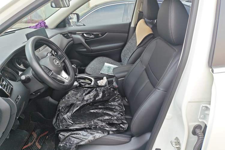 Used Nissan X-Trail 2025 Honor 2.0L Two-Wheel Drive Leading Edition Left Front Seat
