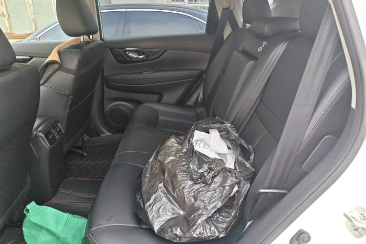 Used Nissan X-Trail 2025 Honor 2.0L Two-Wheel Drive Leading Edition Left Rear Seat