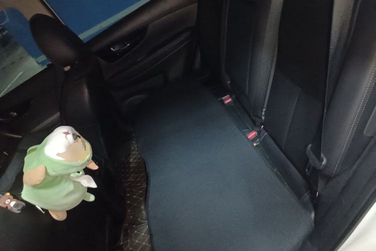 Used Nissan X-Trail 2025 Honor 2.0L Two-Wheel Drive Genuine Edition Left Rear Seat