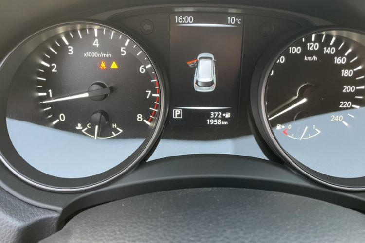 Used Nissan X-Trail 2025 Honor 2.0L Two-Wheel Drive Genuine Edition Odometer Close Up