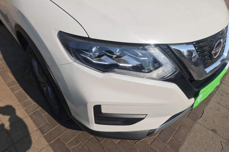 Used Nissan X-Trail 2025 Honor 2.0L Two-Wheel Drive Leading Edition Right Front Headlight
