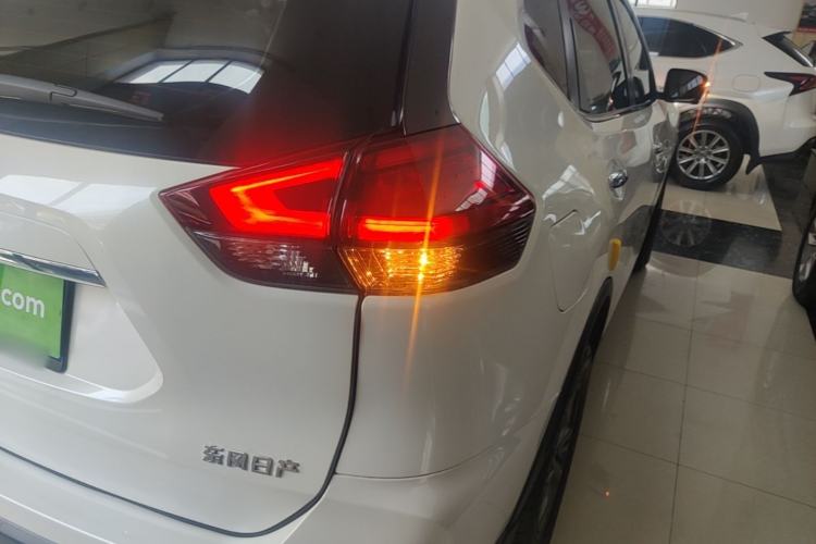 Used Nissan X-Trail 2025 Honor 2.0L Two-Wheel Drive Leading Edition Right Rear Taillight