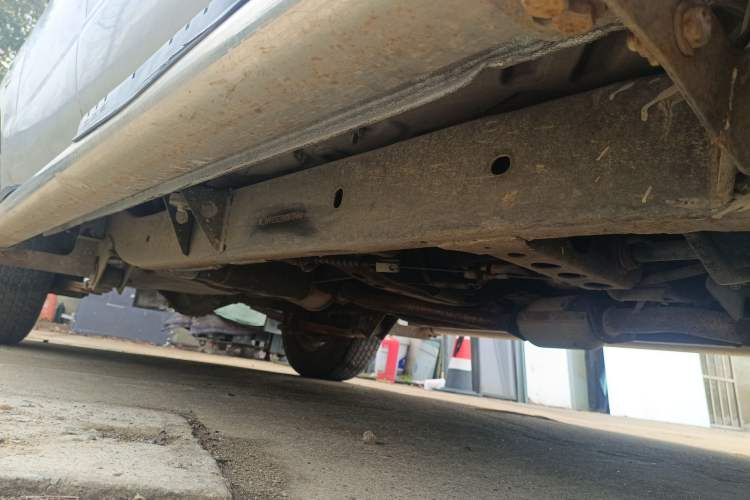 Used Nissan ZN Van 2011 2.4L Two-Wheel-Drive Standard Version 7-Seater ZN6493 Chassis Front Right