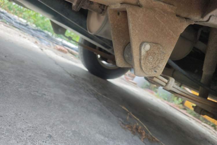 Used Nissan ZN Van 2011 2.4L Two-Wheel-Drive Standard Version 5 Seats ZN6493 Chassis Rear Left