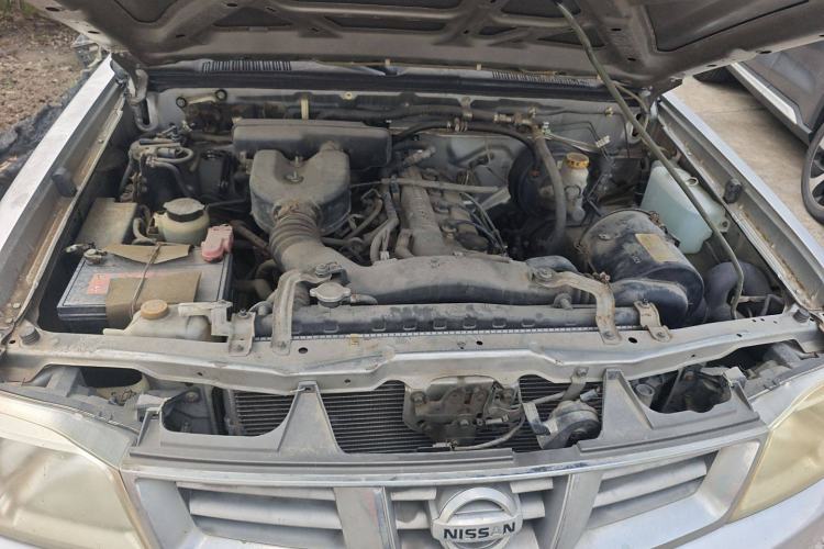 Used Nissan ZN Van 2011 2.4L Two-Wheel-Drive Standard Version 5 Seats ZN6493 Engine Bay