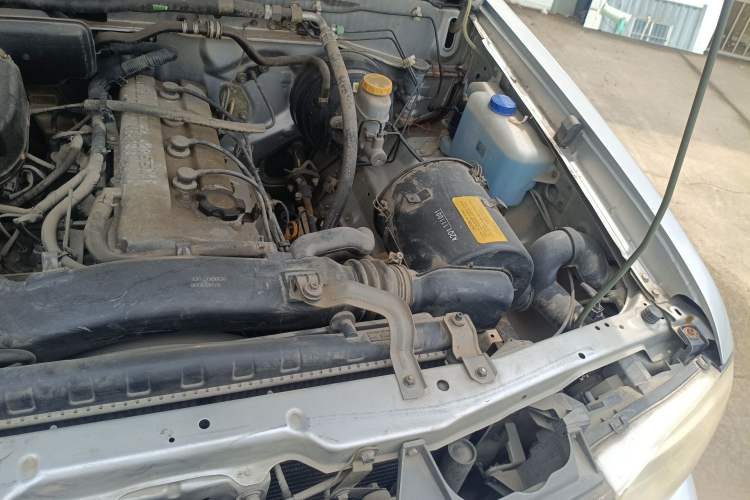 Used Nissan ZN Van 2011 2.4L Two-Wheel-Drive Standard Version 7-Seater ZN6493 Engine Bay Left