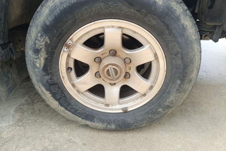 Used Nissan ZN Van 2011 2.4L Two-Wheel-Drive Standard Version 7-Seater ZN6493 Right Front Wheel Hub