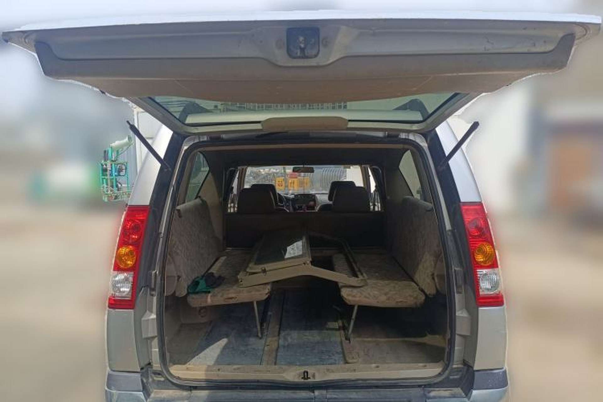 Used Nissan ZN Van 2011 2.4L Two-Wheel-Drive Standard Version 7-Seater ZN6493 Trunk