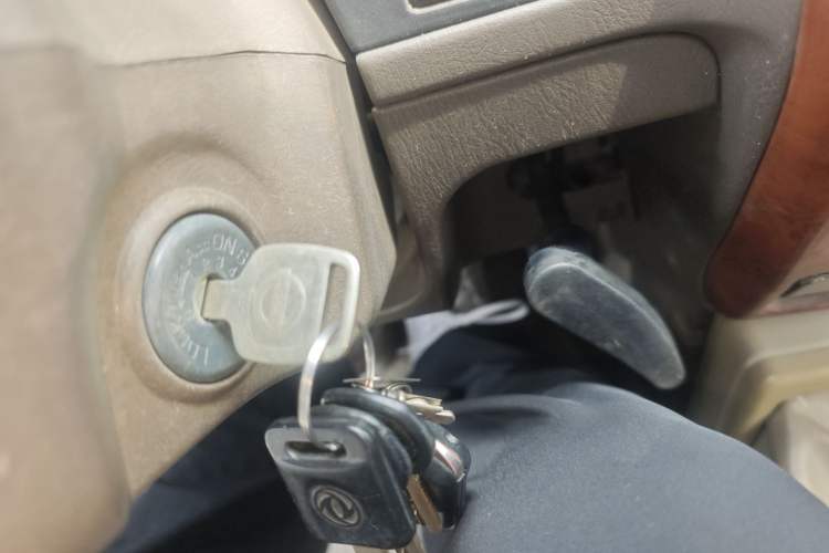 Used Nissan ZN Van 2011 2.4L Two-Wheel-Drive Standard Version 5 Seats ZN6493 Vehicle Key