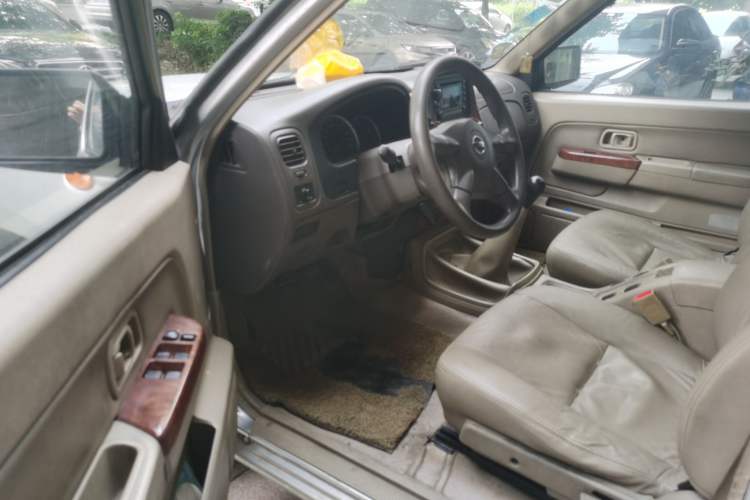 Used Nissan ZN Van 2013 2.4L Two-Wheel Drive Standard Model with 5 Seats Driver Seat