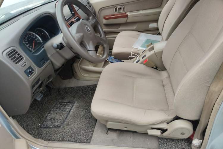 Used Nissan ZN Van 2013 2.4L Two-Wheel Drive Standard Model with 5 Seats Driver Seat