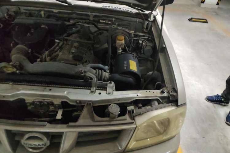 Used Nissan ZN Van 2013 2.4L Two-Wheel Drive Standard Model with 5 Seats Engine Bay Left