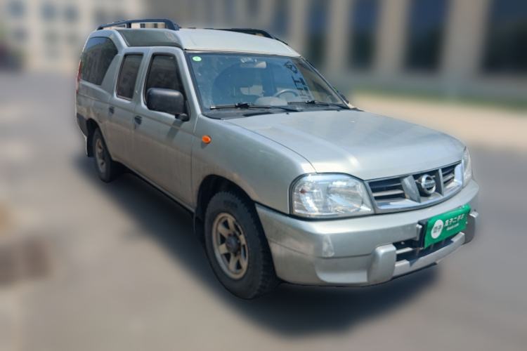 Used Nissan ZN Van 2013 2.4L Two-Wheel Drive Luxury Version 5 Seats Front Right 45 Deg