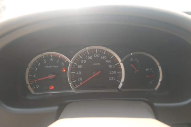 Used Nissan ZN Van 2013 2.4L Two-Wheel Drive Luxury Version 5 Seats Instrument Cluster