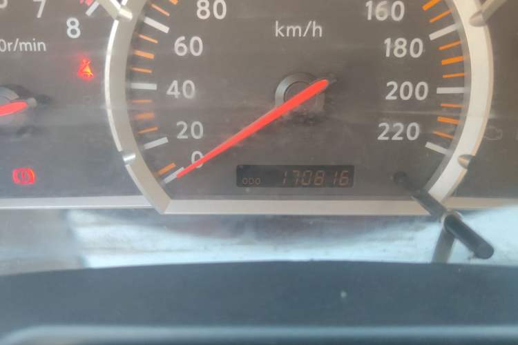 Used Nissan ZN Van 2013 2.4L Two-Wheel Drive Luxury Version 5 Seats Odometer Close Up