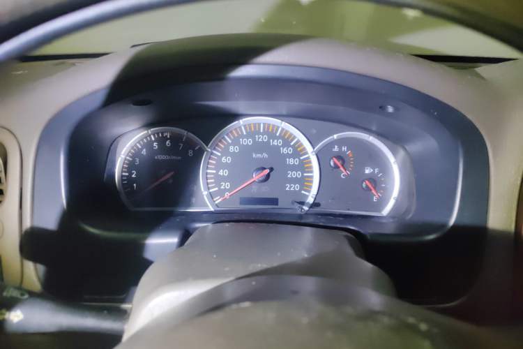 Used Nissan ZN Van 2013 2.4L Two-Wheel Drive Standard Model with 5 Seats Odometer Close Up