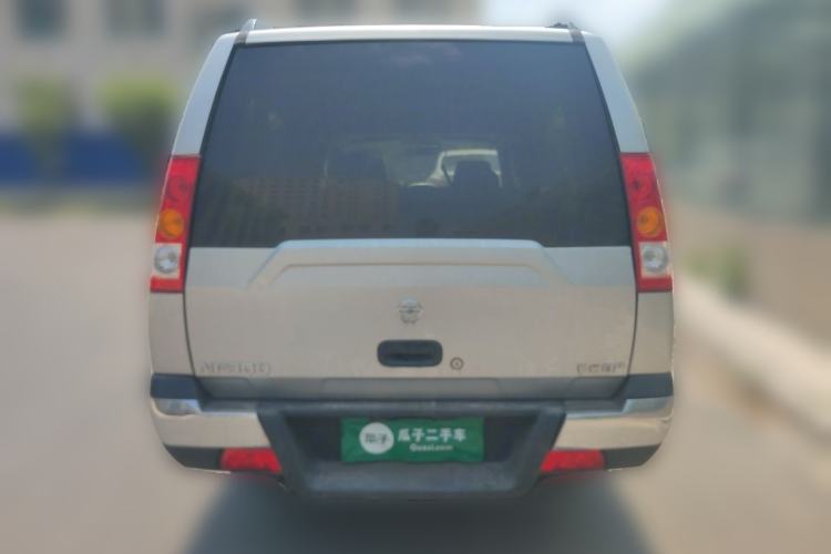 Used Nissan ZN Van 2013 2.4L Two-Wheel Drive Luxury Version 5 Seats Rear