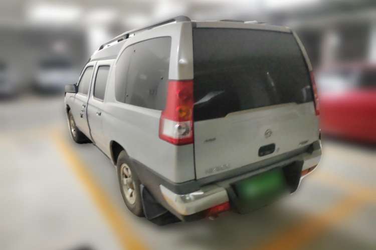 Used Nissan ZN Van 2013 2.4L Two-Wheel Drive Standard Model with 5 Seats Rear Left 45 Deg