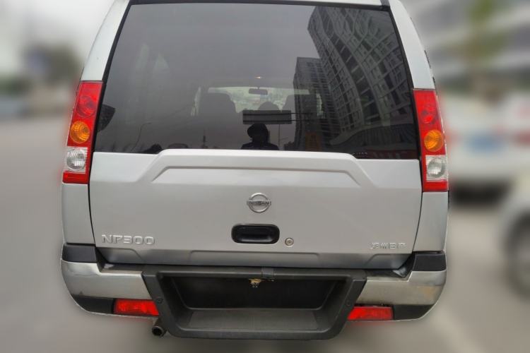 Used Nissan ZN Van 2013 2.4L Two-Wheel Drive Standard Model with 5 Seats Rear