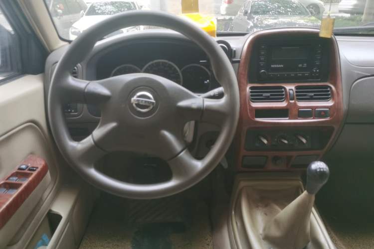 Used Nissan ZN Van 2013 2.4L Two-Wheel Drive Standard Model with 5 Seats Steering Wheel