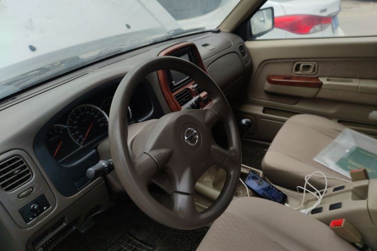 Used Nissan ZN Van 2013 2.4L Two-Wheel Drive Standard Model with 5 Seats Steering Wheel