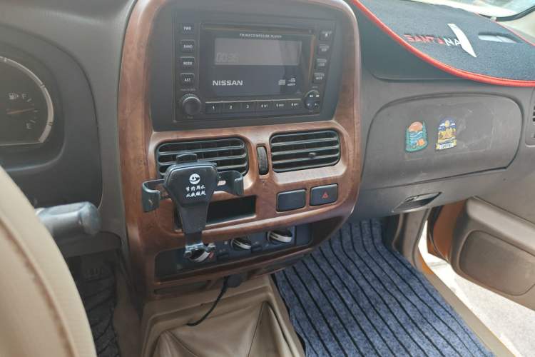 Used Nissan ZN Van 2013 2.4L Two-Wheel Drive Standard Model with 5 Seats Audio And AC Panel