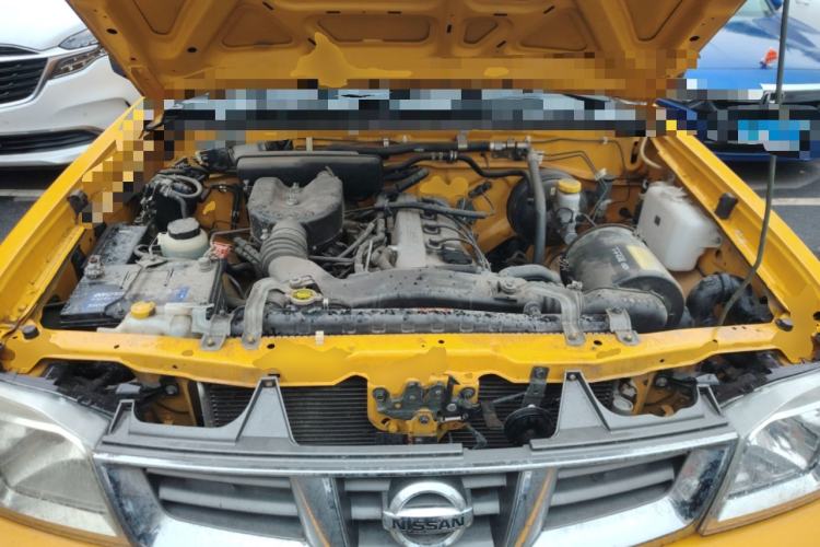 Used Nissan ZN Van 2013 2.4L Two-Wheel Drive Standard Model with 5 Seats Engine Bay