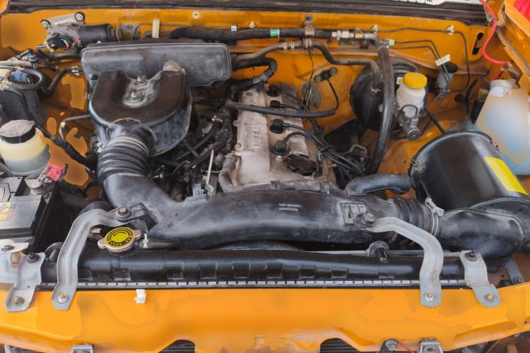 Used Nissan ZN Van 2013 2.4L Two-Wheel Drive Standard Model with 5 Seats Engine Bay