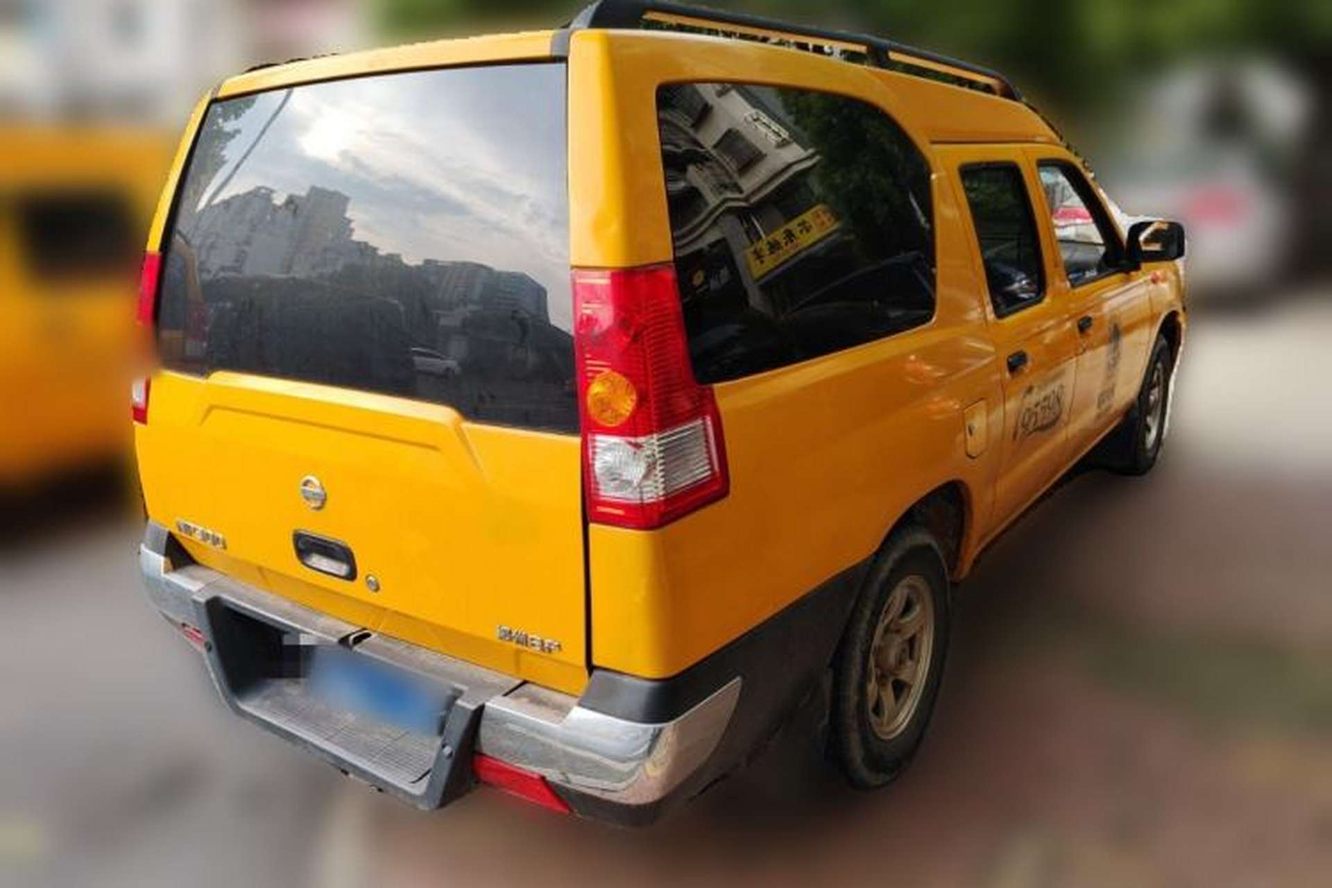 Used Nissan ZN Van 2013 2.4L Two-Wheel Drive Standard Model with 5 Seats Exterior 5