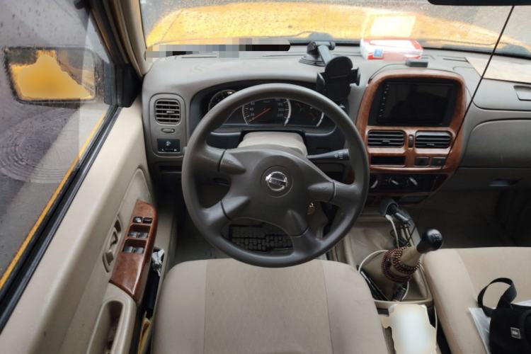 Used Nissan ZN Van 2013 2.4L Two-Wheel Drive Standard Model with 5 Seats Steering Wheel