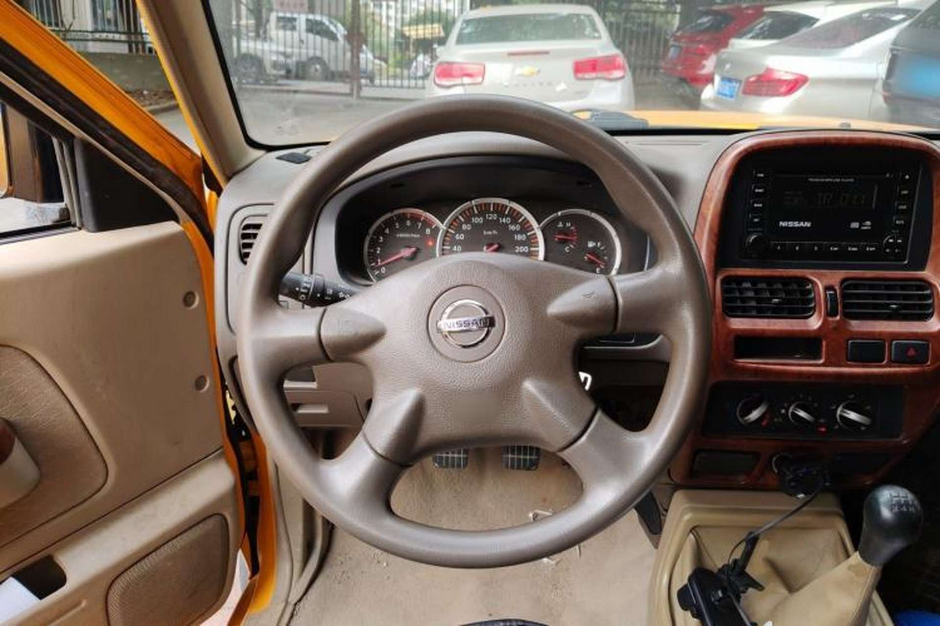 Used Nissan ZN Van 2013 2.4L Two-Wheel Drive Standard Model with 5 Seats Steering Wheel