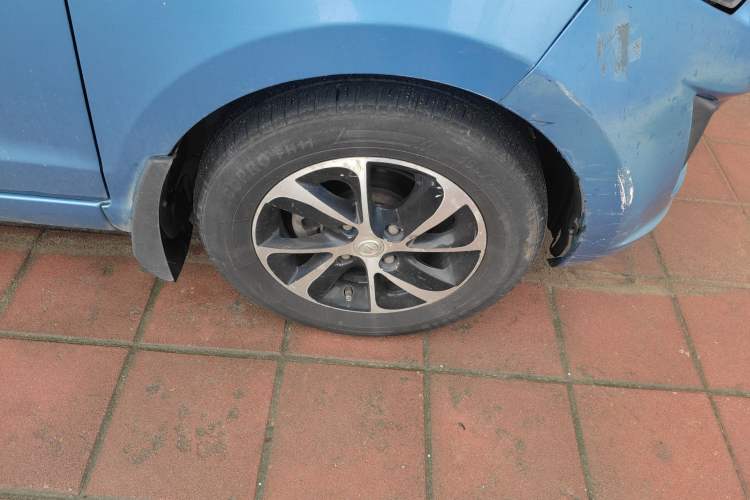 Used Nlmmotor Qiteng EX80 2015 1.5L Prestige Version DAM15DL Right Front Wheel Hub