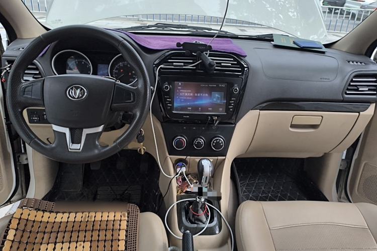 Used Nlmmotor Qiteng EX80 2015 1.5L Luxury Version DAM15DL Center Console