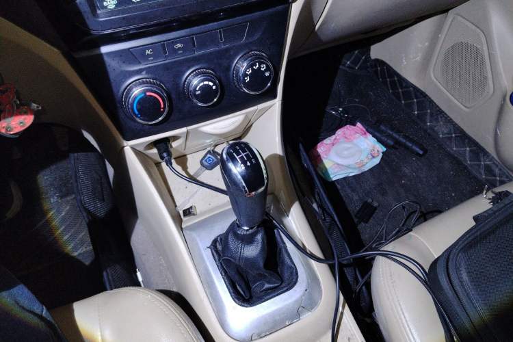 Used Nlmmotor Qiteng EX80 2015 1.5L Elite Version DAM15DL Gear Lever