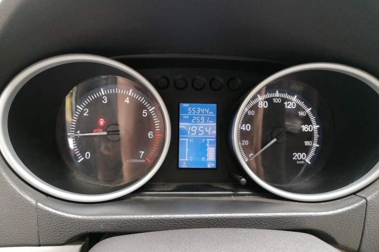 Used Nlmmotor Qiteng EX80 2015 1.5L Entry-Level DAM15DL Odometer Close Up