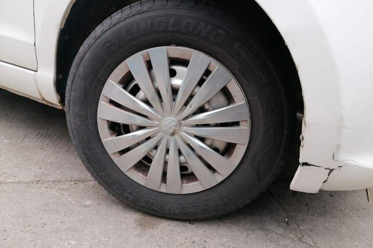 Used Nlmmotor Qiteng EX80 2015 1.5L Entry-Level DAM15DL Right Front Wheel Hub