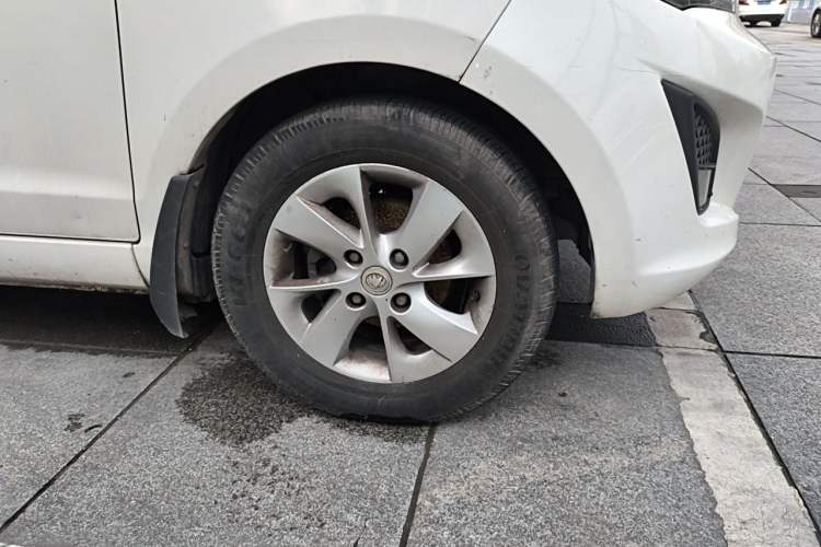 Used Nlmmotor Qiteng EX80 2015 1.5L Luxury Version DAM15DL Right Front Wheel Hub